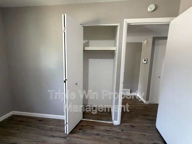 Building Photo - 11050 Linnell Dr