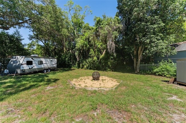 Building Photo - 4939 Woodland Dr