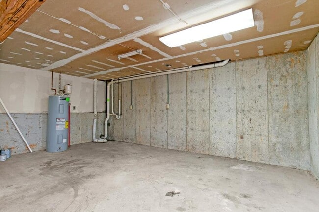 Building Photo - 110A Melanie Ln