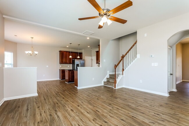 Building Photo - 934 Lakemont Dr