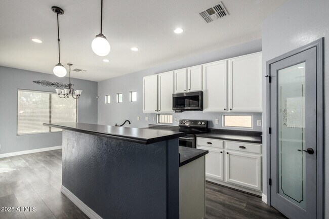 Building Photo - 4196 N 157th Ave