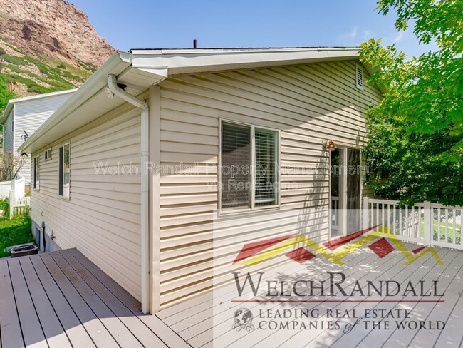 Building Photo - 1124 E 1000 N