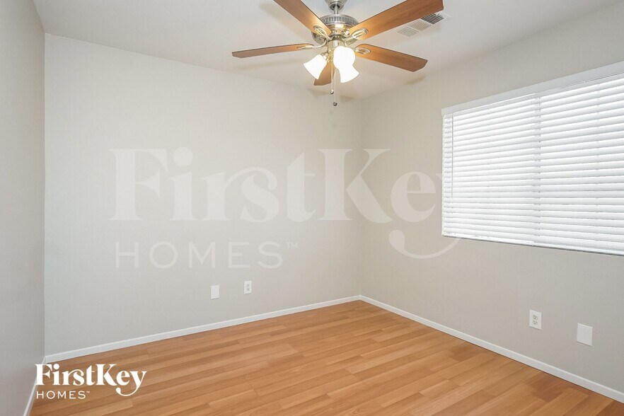 Building Photo - 9134 Cazador St