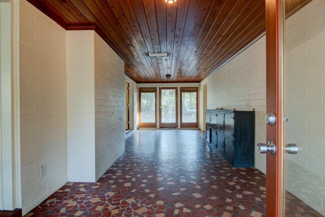 Building Photo - 2049 NW 9th Ave