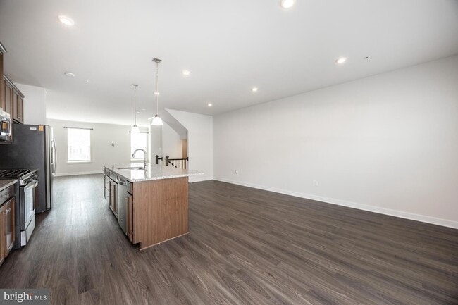 Building Photo - 430 Paperbark Sq