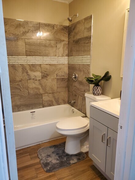 Building Photo - 1329 Campbell Ave