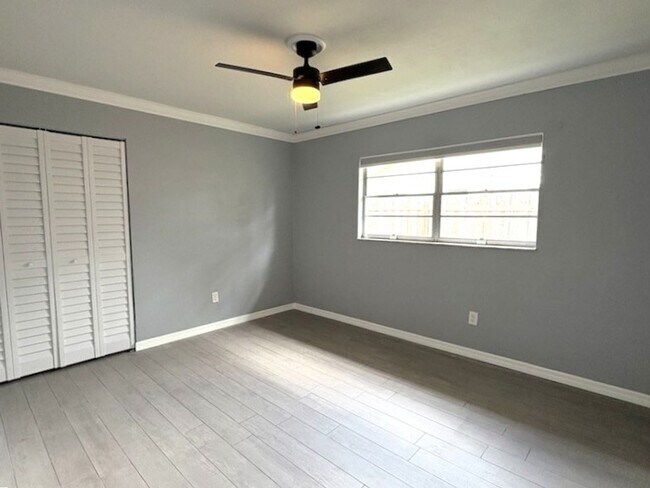 Building Photo - Beautiful 3 Bedroom Port Orange Home!