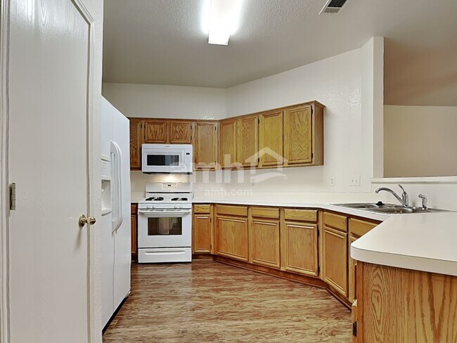 Building Photo - 3806 Evinrude Dr