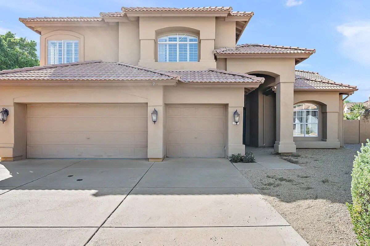 Building Photo - 13010 E Shangri La Rd