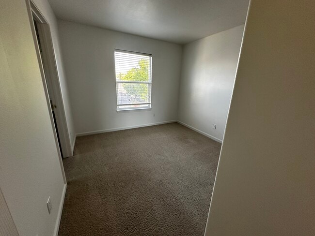 Building Photo - 2633 Barndance Ln