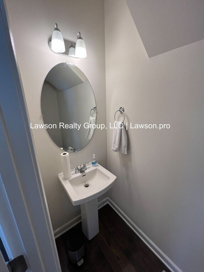 Building Photo - Upscale and Spacious Daleville Townhome
