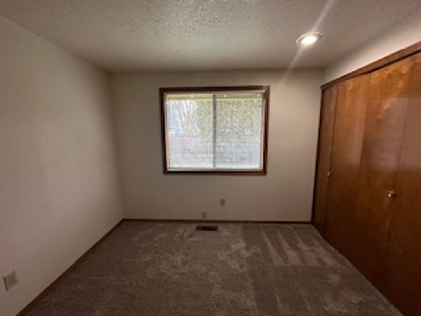 Building Photo - 16265 NW Lyndel Ln