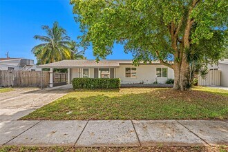 Building Photo - 1390 SW 50th Ave