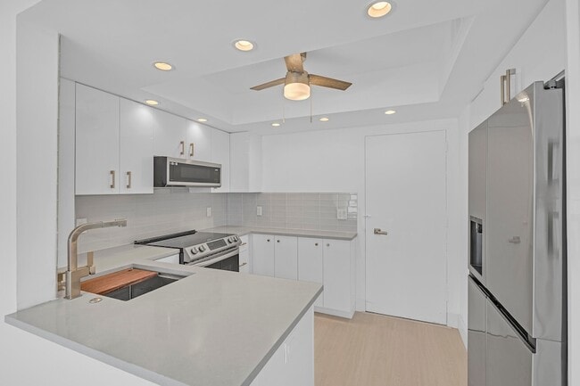 Building Photo - 3700 Galt Ocean Dr