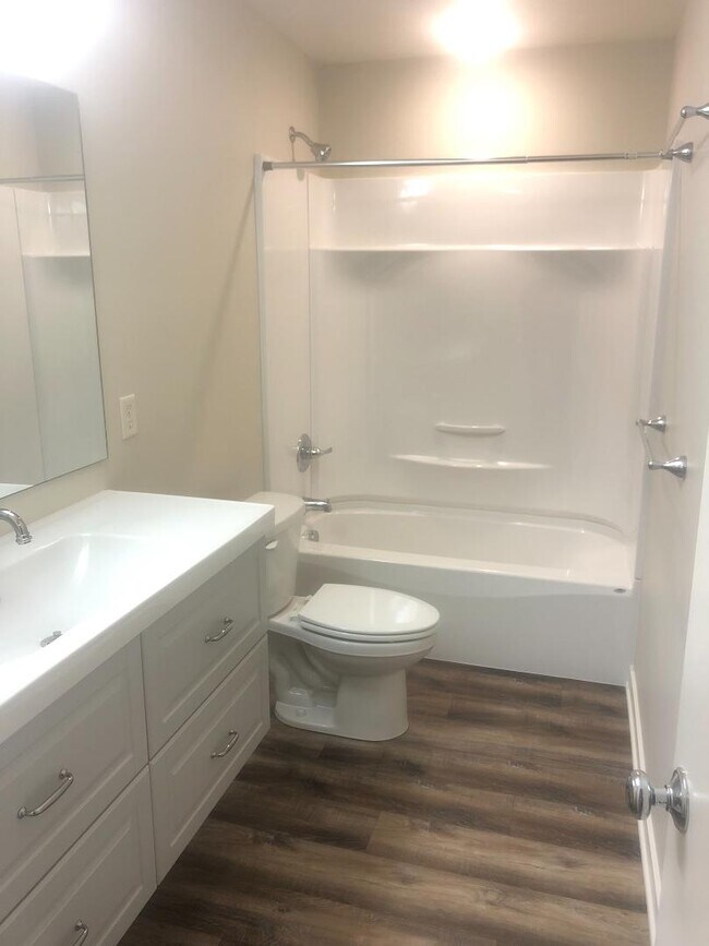 Building Photo - 949 Fulton St W