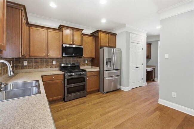 Building Photo - 518 S Fortune Way