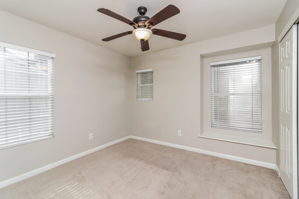 Building Photo - 305 Silver Spring St