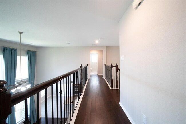 Building Photo - 4715 Hollow Tree Dr