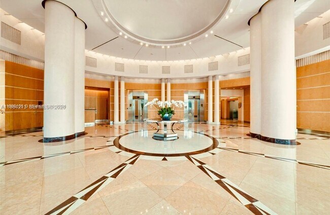 Building Photo - 2127 Brickell Ave