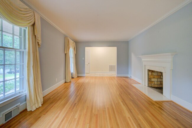 Building Photo - COMING SOON! 3 Beds| 2 Baths Updated Ranch...