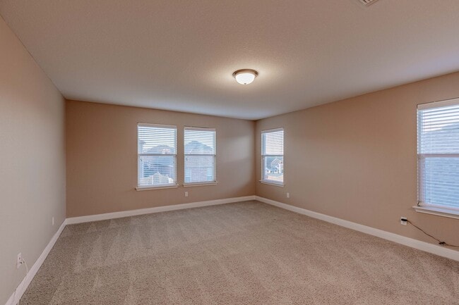 Building Photo - Beautiful 4BR / 2.5BA Home – Walk-In Closet, Covered Deck & Laundry Room