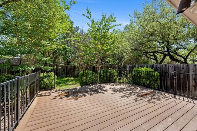 Building Photo - 11032 Crossland Dr