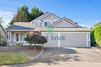 Building Photo - Quiet and Spacious 5-Bedroom Haven w/ 2.5 Baths – 2420 Sq Ft of Comfort Awaits!