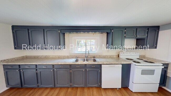 Building Photo - 103 Watkins St