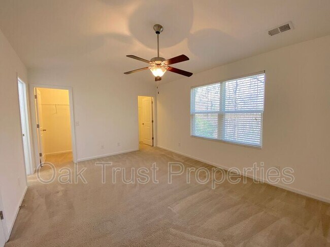 Building Photo - 9139 Parlor Dr