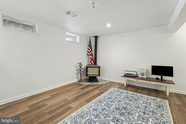 Building Photo - 1713 Chesterfield Square