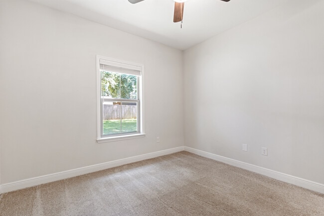 Building Photo - 3928 Fielding Ct
