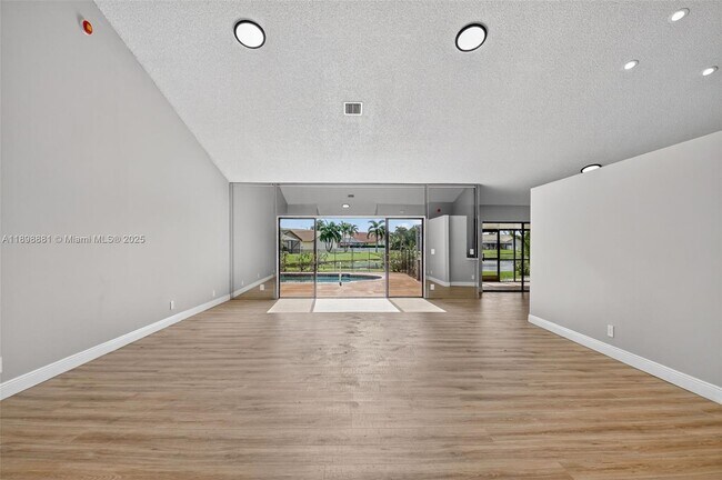 Building Photo - 9645 El Clair Ranch Rd