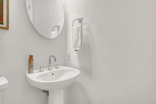 Building Photo - 754 Cable Beach Ln