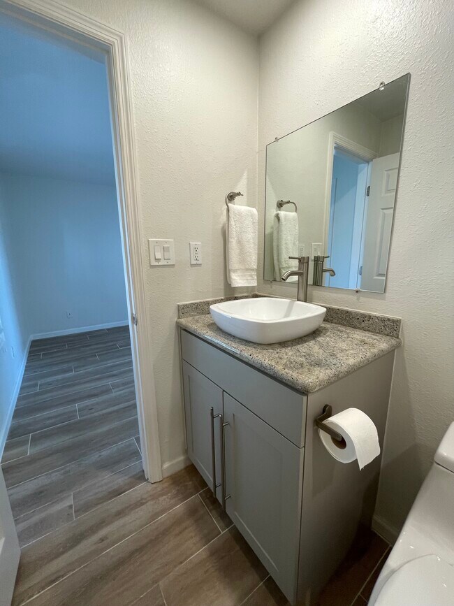 Building Photo - 5011 Starfish Dr SE