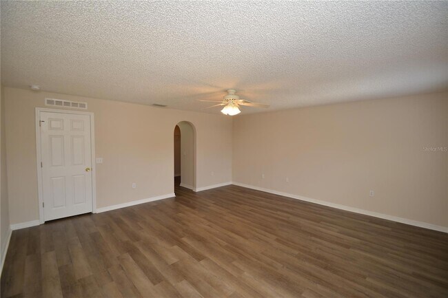 Building Photo - 47 Buttermill Dr
