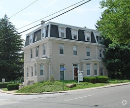Building Photo - 1012 East Lancaster Avenue