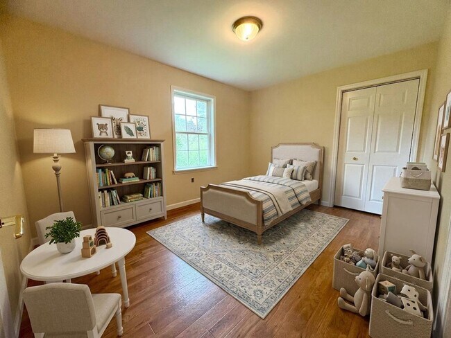 Building Photo - 3 Bedroom 2.5 Bathroom Home Available in Elizabethtown!