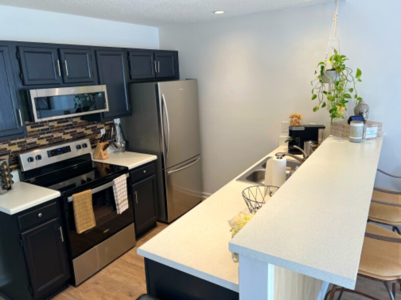 Building Photo - 2109 Alpine Rd