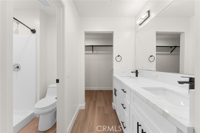 Building Photo - 902 S Hert St