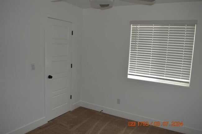 Building Photo - 1663 Thistle Ln
