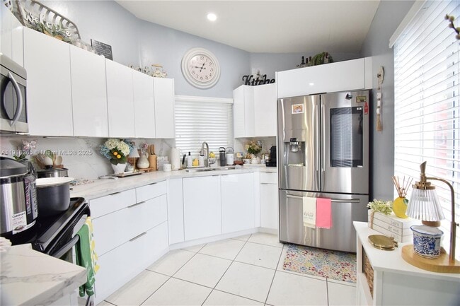 Building Photo - 24980 SW 127th Ct