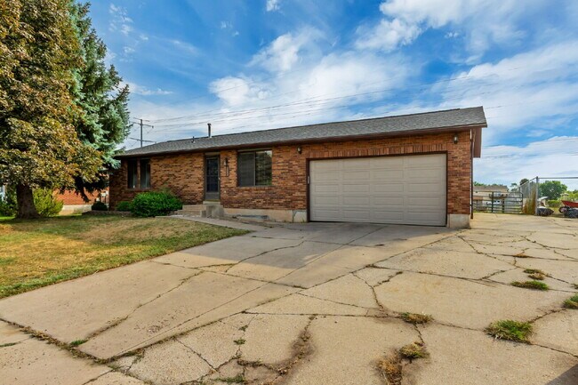 Building Photo - 2175 S 150 W