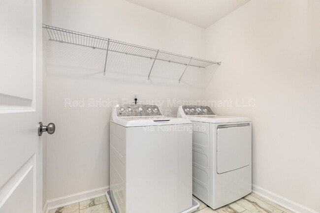 Building Photo - 3160 Lilac Grove Dr