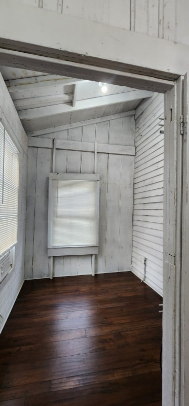 Building Photo - 605 N 4th St