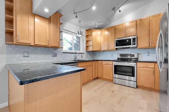Building Photo - $2,995.00, stunning 4-bedroom, 3.5-bathroo...