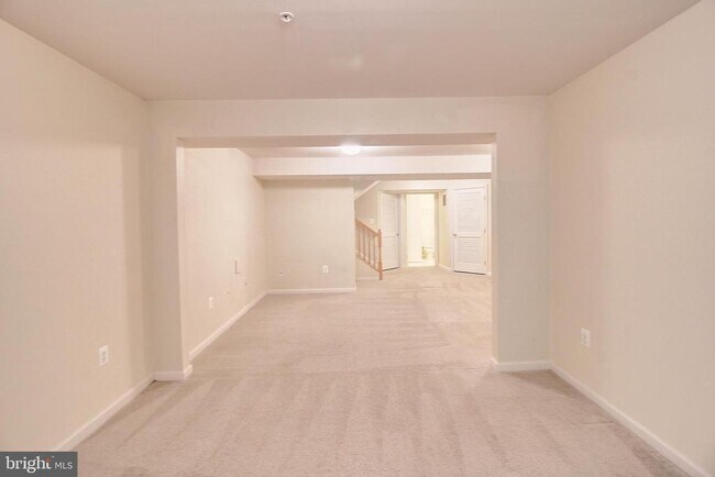 Building Photo - 6135 Newport Terrace