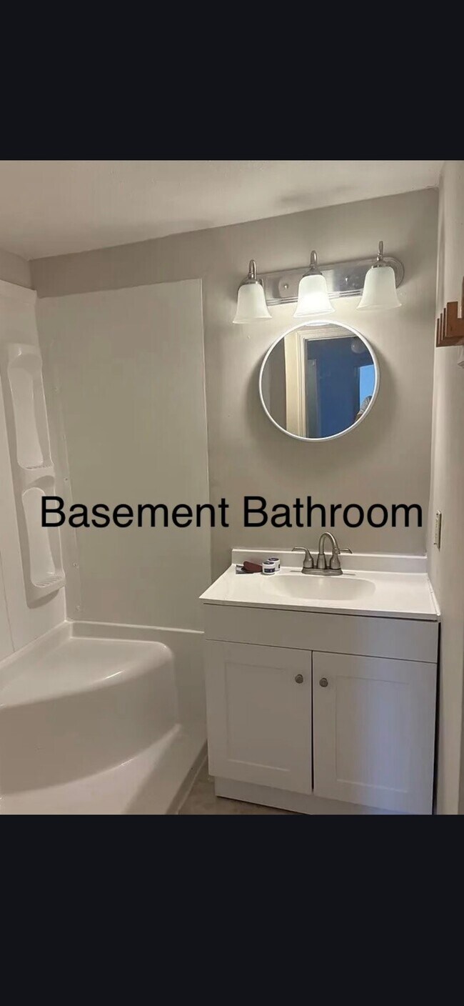 Building Photo - 5400 Hester Rd