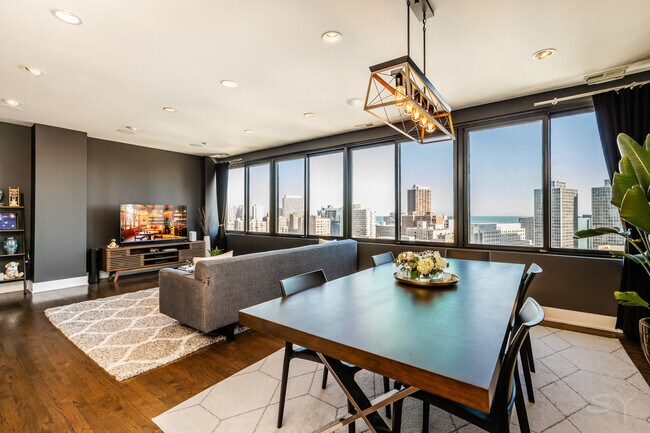 Building Photo - 2754 N HAMPDEN Ct