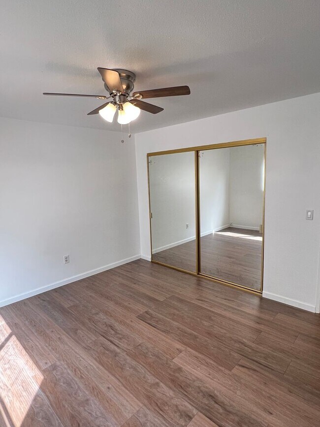 Building Photo - 4130 Hathaway Ave