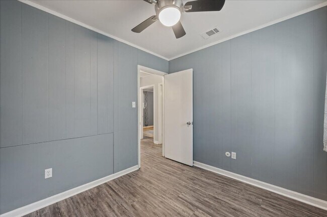 Building Photo - 3-Bedroom Home Near Memorial Hospital